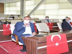 MUHALEFET İLE OTURDU İKTİDARA DESTEK OLDU