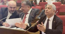 FATİH MECLİSİ’NDE CAMİYE GİTME TARTIŞMASI ÇIKTI