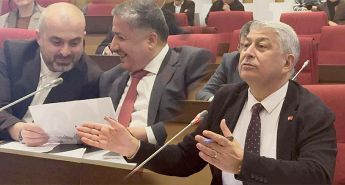 FATİH MECLİSİ’NDE CAMİYE GİTME TARTIŞMASI ÇIKTI